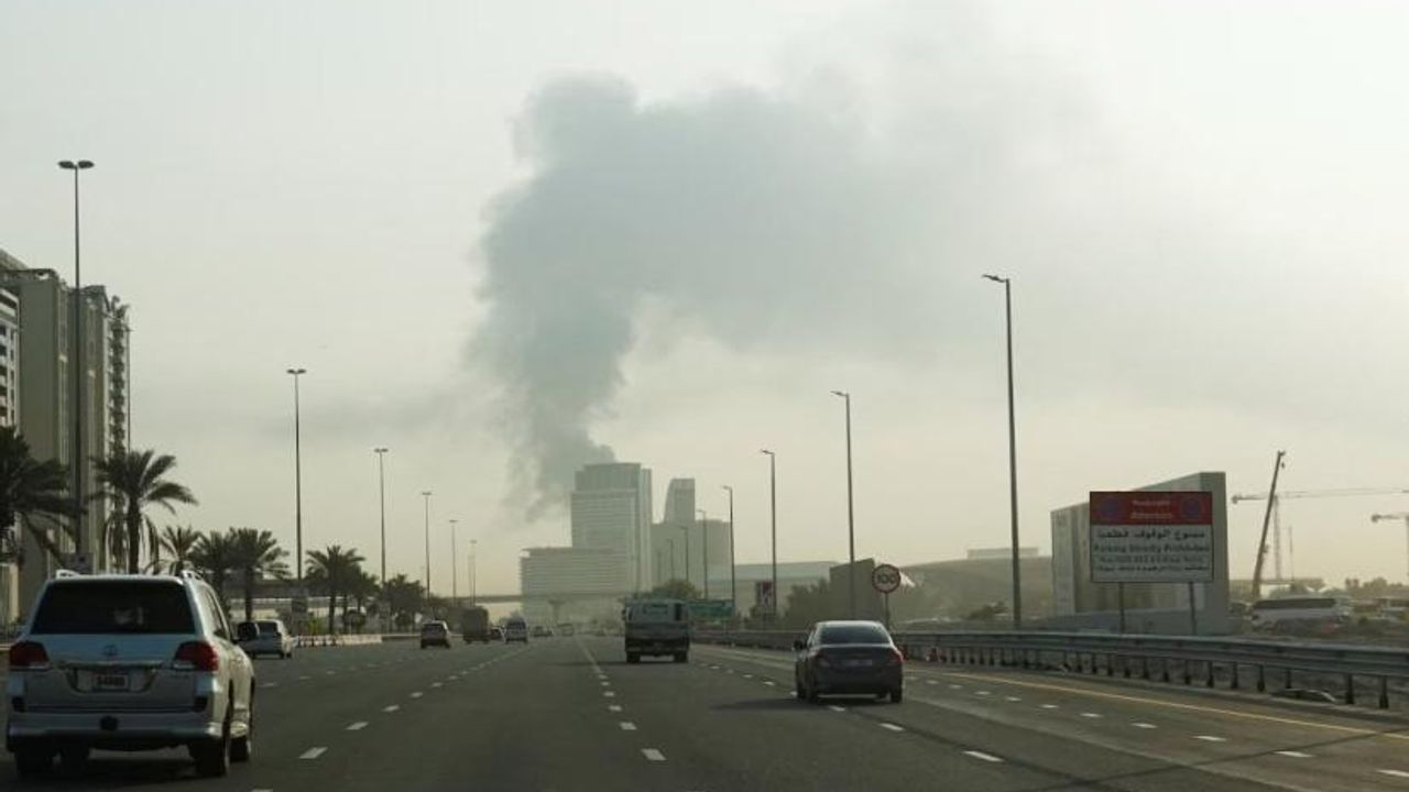 BAE hava sahasını kapattı