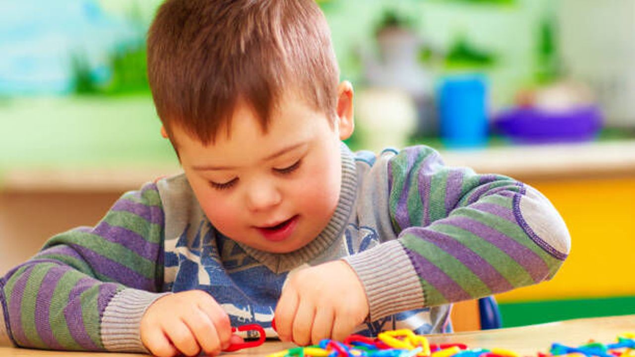 Otizm Nedir? Otizmli Çocuk Normale Döner Mi?