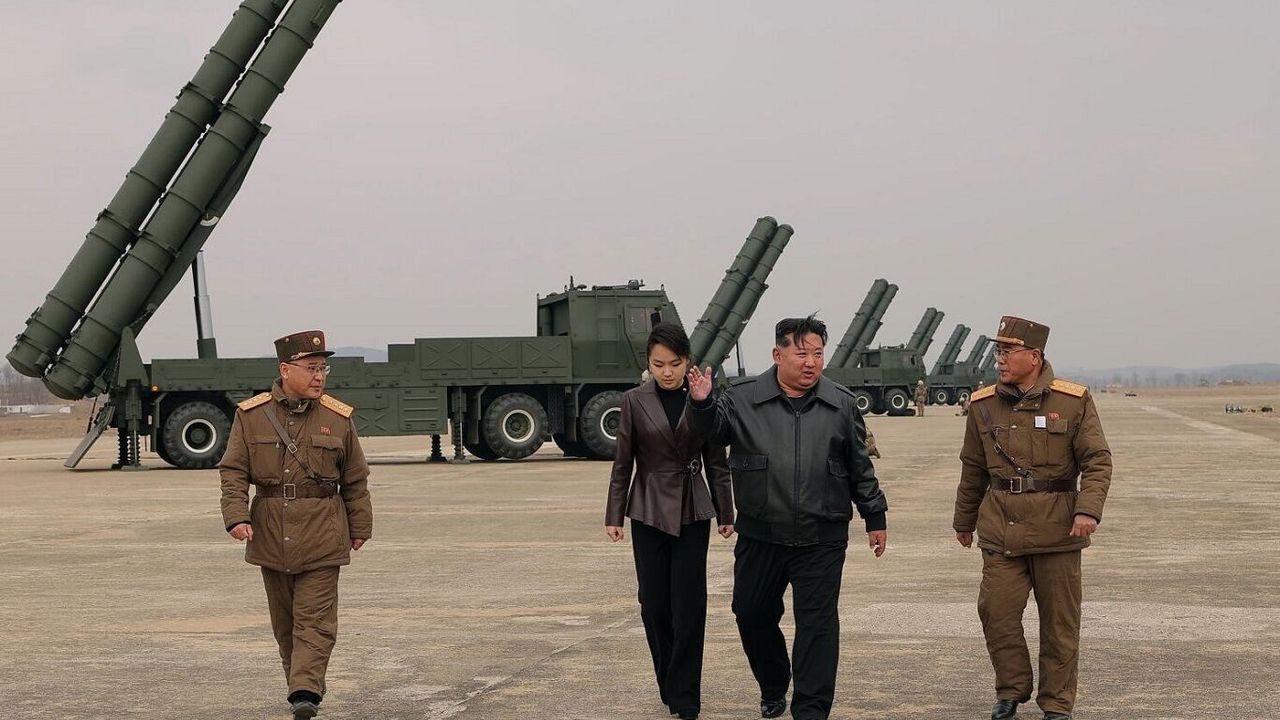 Kim Jong-un Denetledi: Kuzey Kore’den Topçu Tatbikatı
