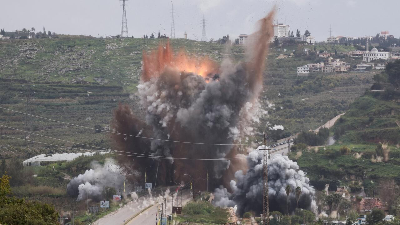 İşgalci İsrail, kritik köprüleri bombalamaya başladı