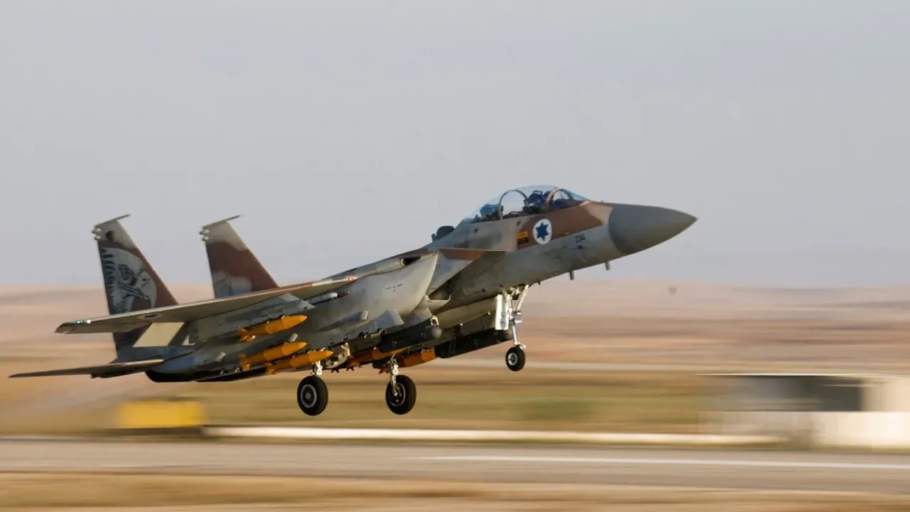 Siyonistler Suriye ordusunu da bombaladı