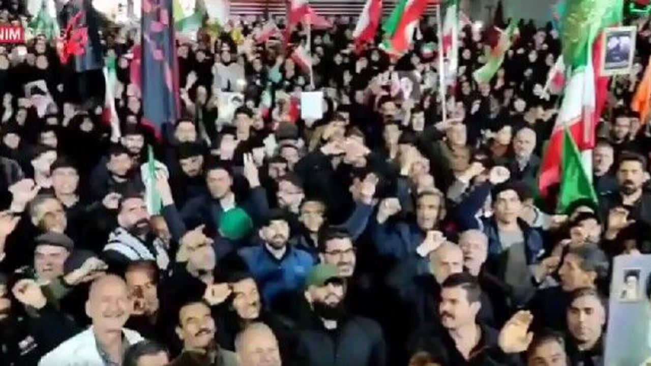 İran Sokaklarında "Dimona" Coşkusu: Halktan Yeni Saldırı Talebi