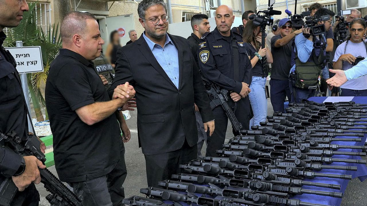 300 bin işgalciye silah ruhsatı!