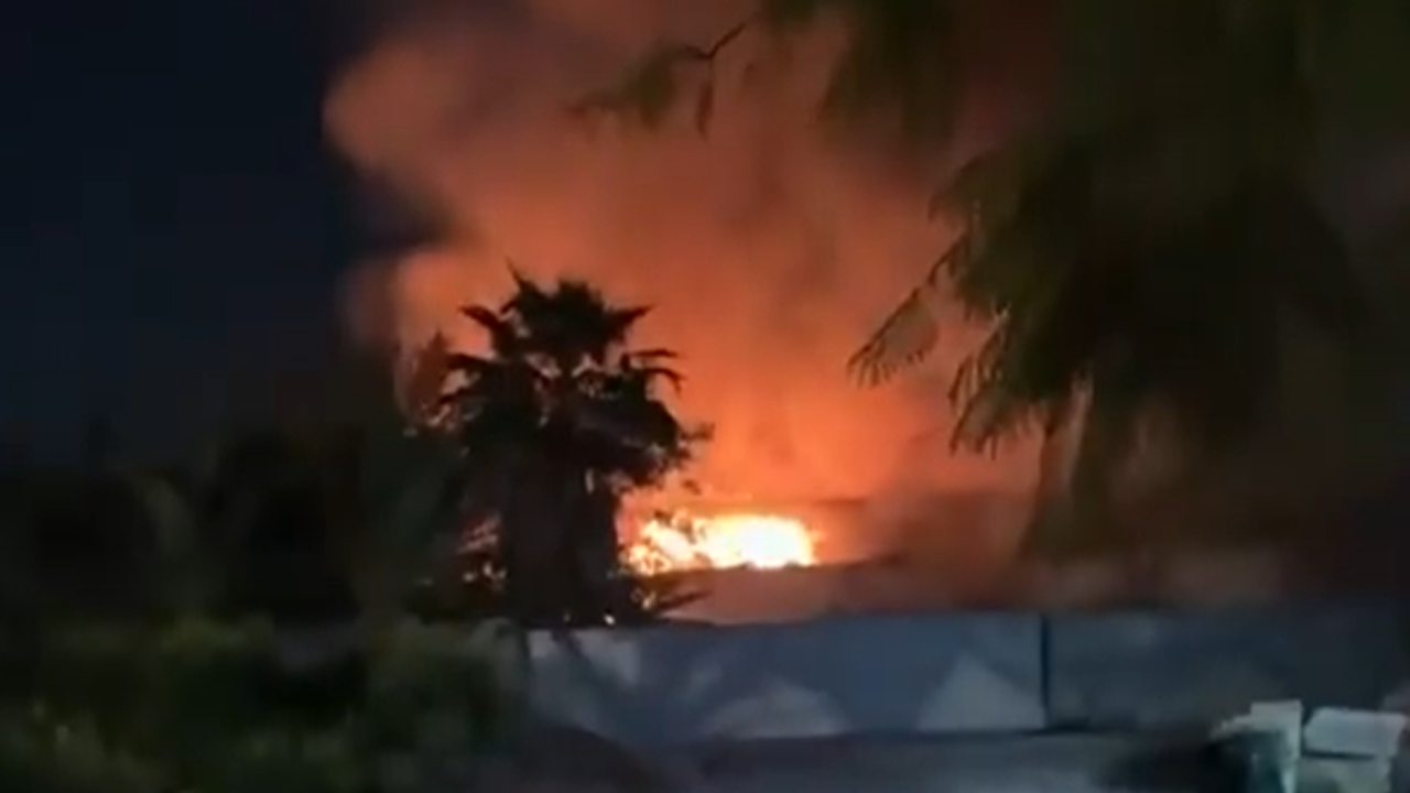 İran, Tel Aviv ve Dubai'deki ABD üssünü başarıyla vurdu! İşte o anlara ait görüntüler