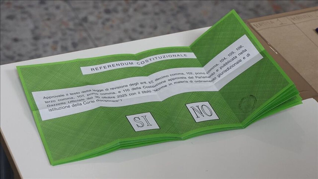 İtalya'da yargı reformu referandumda reddedildi!