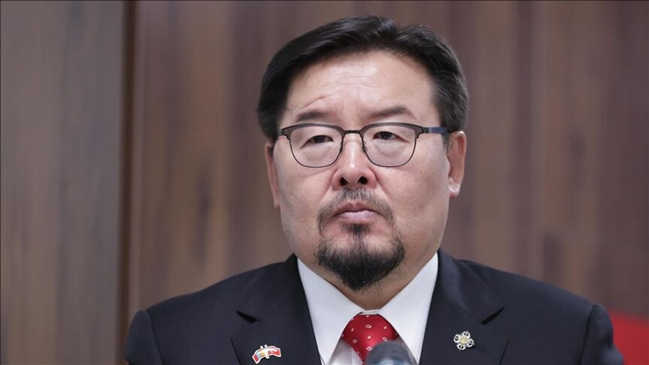 Moğolistan Başbakanı Gombojav istifa etti!