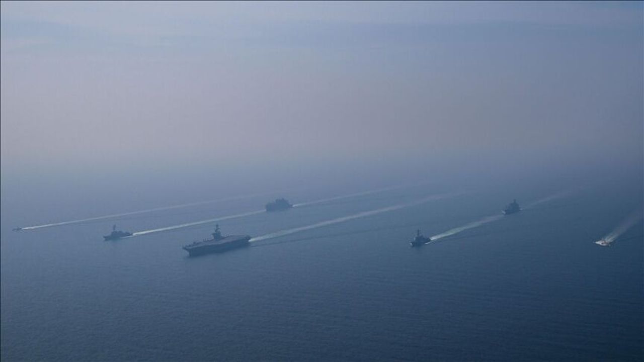 ABD donanması Hürmüz Boğazı'ndan geçen tankerlere refakat edecek!