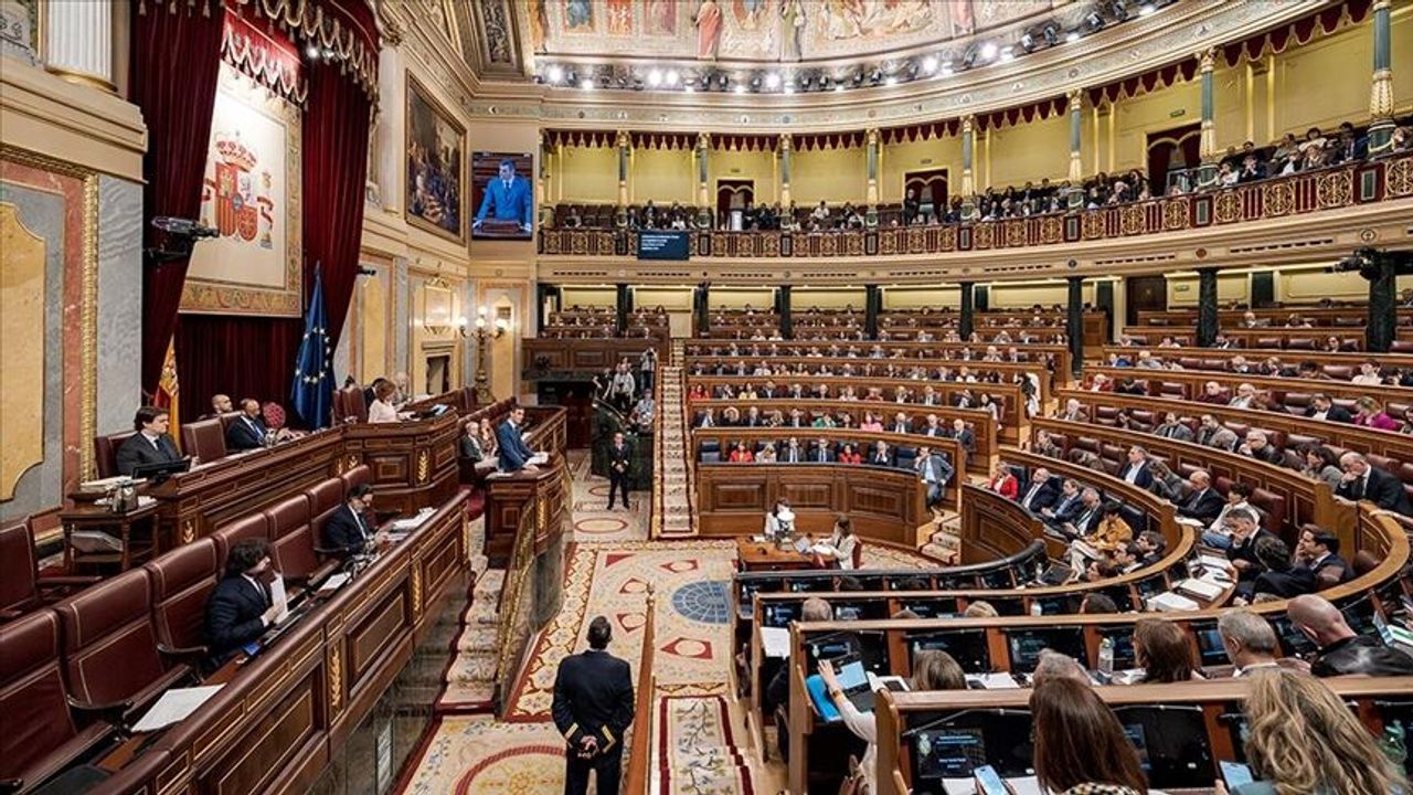 İspanya Meclisi ekonomik krize karşı önlemlerini aldı!