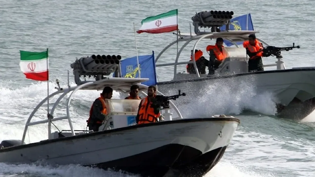 İran: Saldırı başlarsa dev ABD gemilerini yakarız