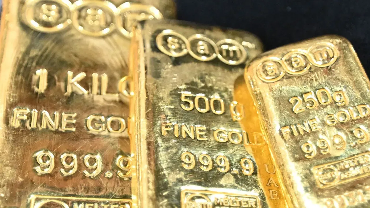 Altın kaçışta:  Yatırımcılar nakit peşine düştü