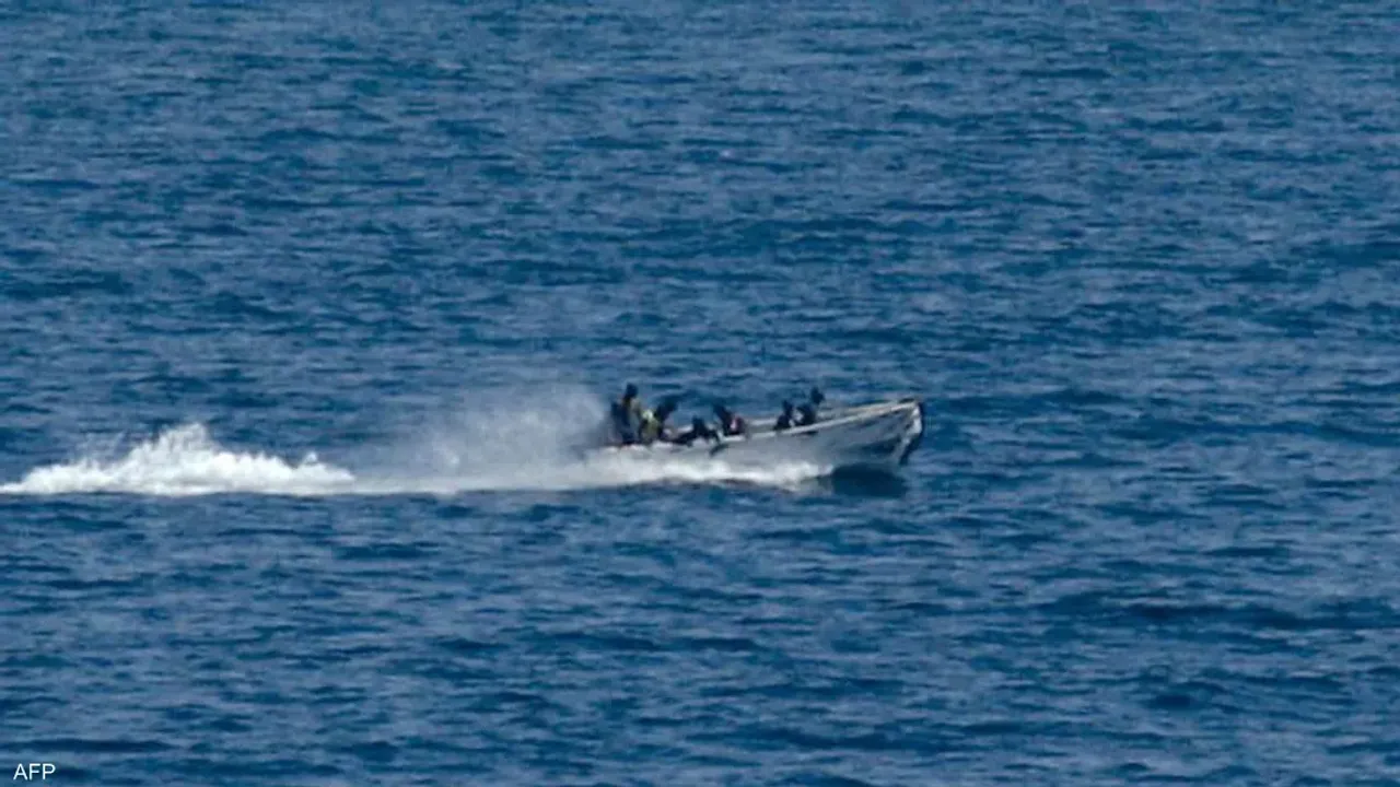 Bir yük gemisi daha kaçırıldı