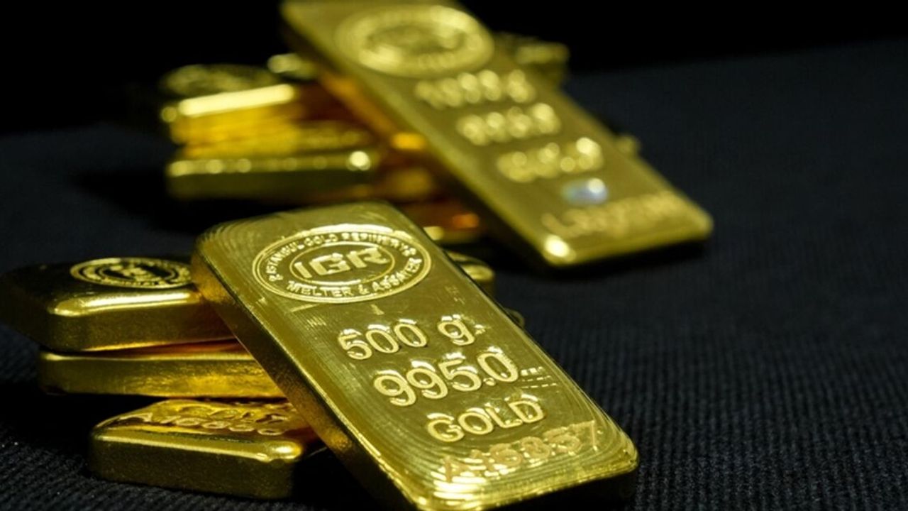 Altında düşüş devam ediyor