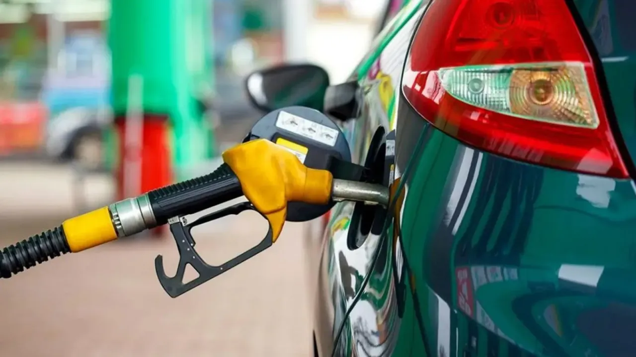 Motorine büyük indirim bekleniyordu, petrol tekrar yükseldi.. Güncel fiyatlar