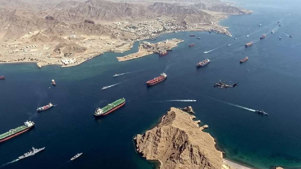 Hürmüz Boğazı'ndan ilk kez Japon tankeri geçti