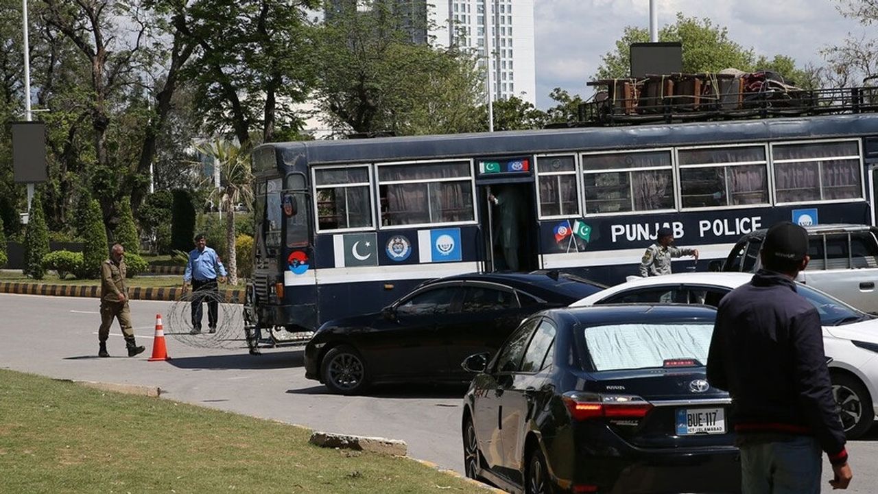 Müzakere hazırlığı! İslamabad'a giriş çıkışlar kapatıldı