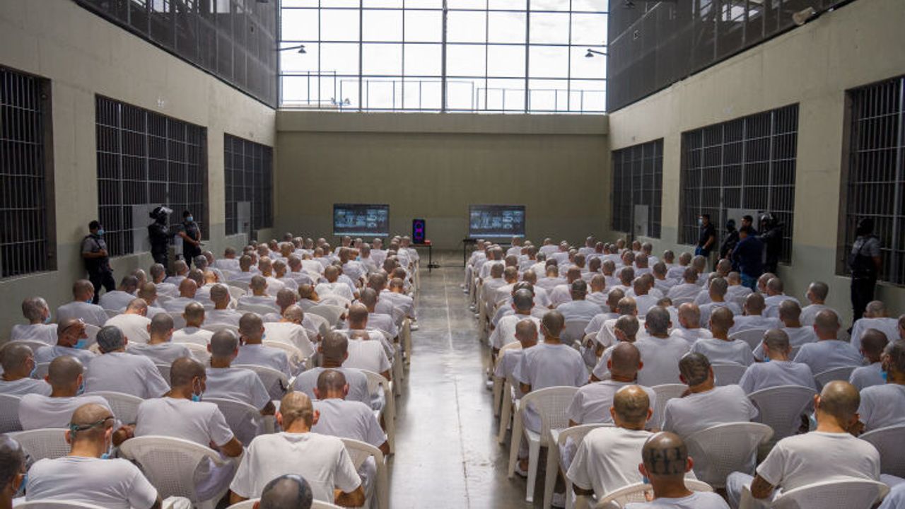 486 kişi aynı anda 47 bin suçtan yargılanıyor