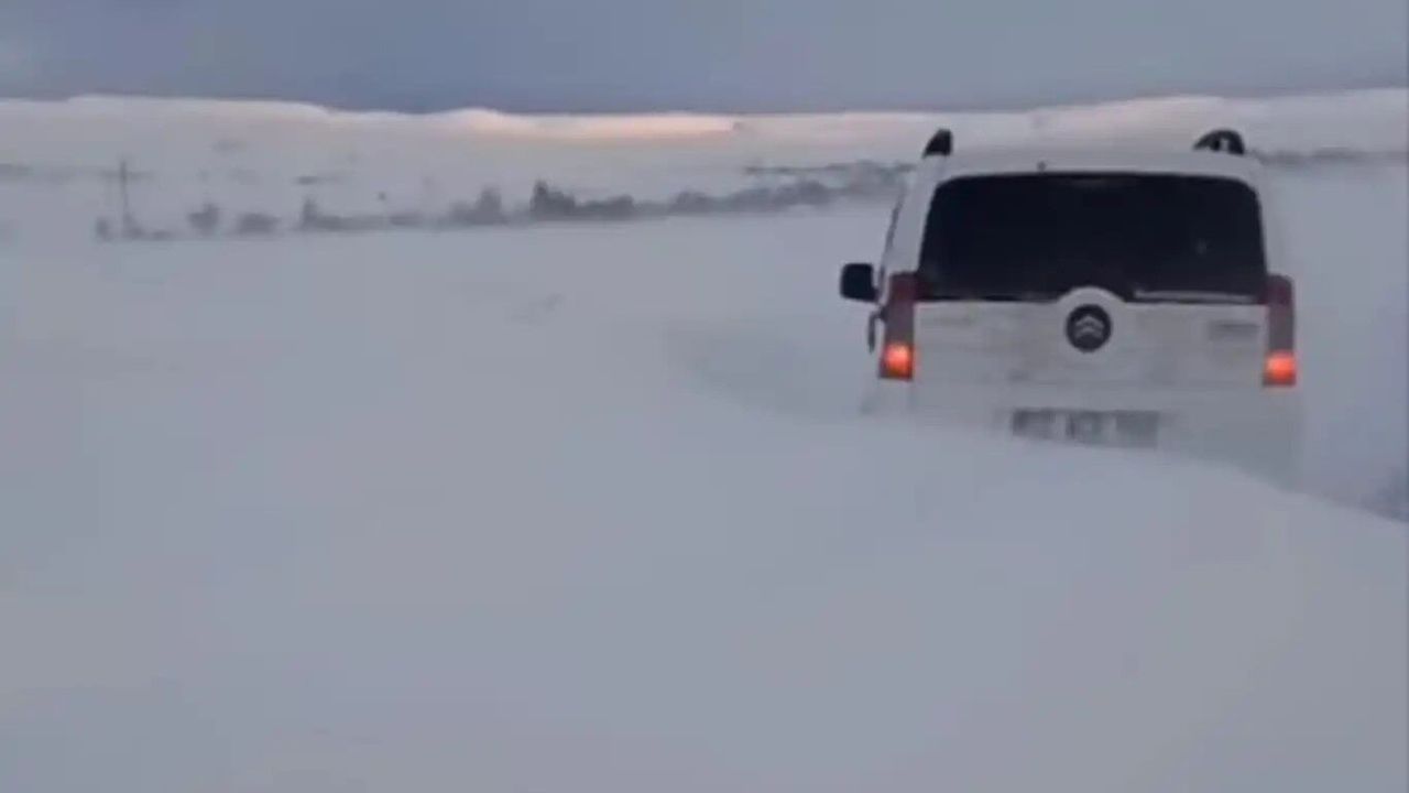 Nisan ayında birçok ile kar yağdı!  317 yol ulaşıma kapandı