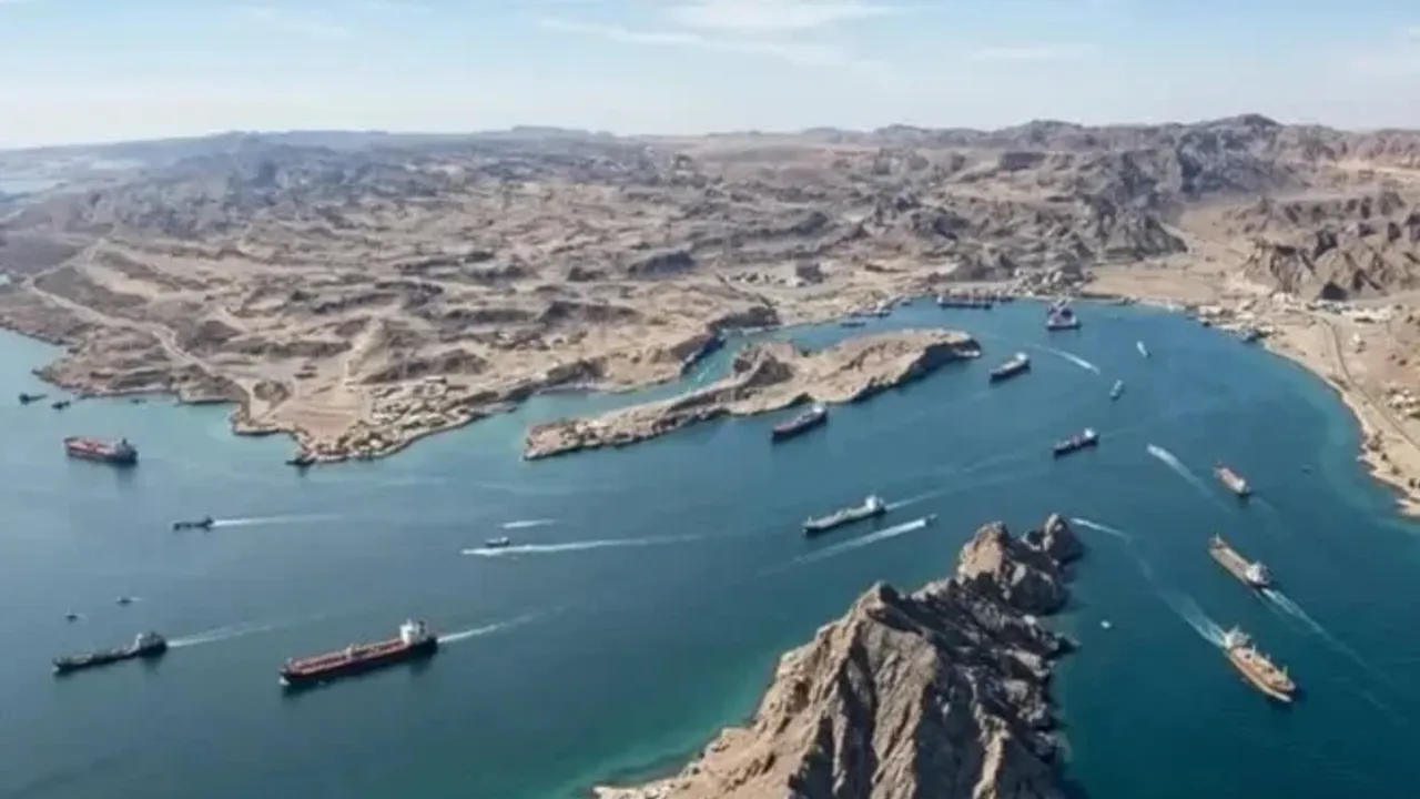 İran gemisi ablukayı deldi