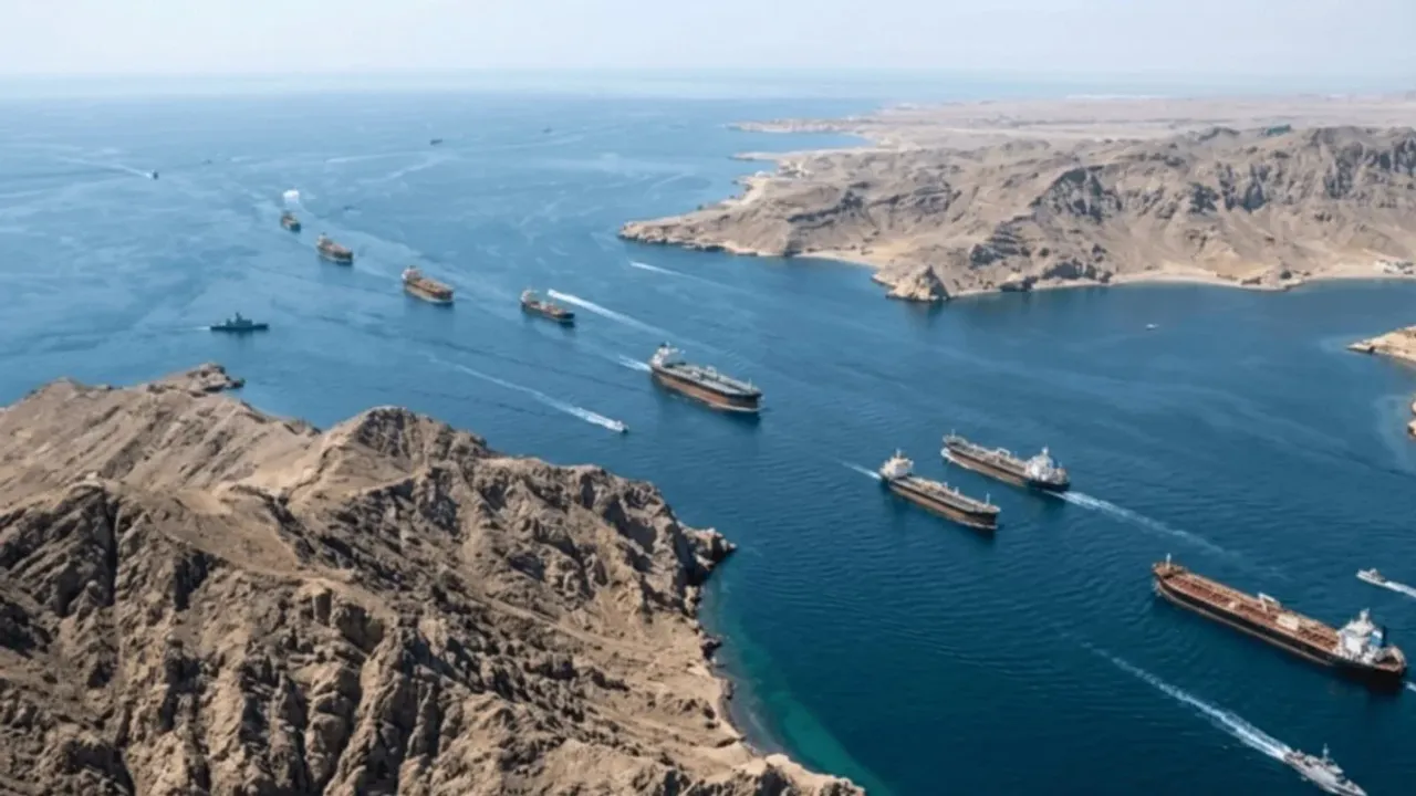 Hürmüz'den 3 tanker geçti