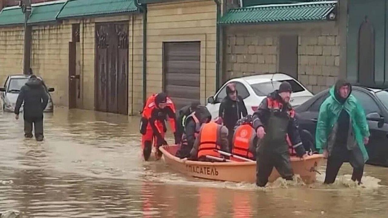 Dağıstan'da sellerde 6 kişi hayatını kaybetti!!