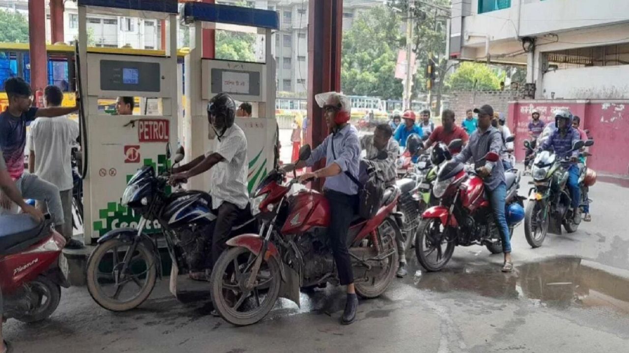 Bangladeş, yakıt krizi nedeniyle çalışma saatlerini azalttı!