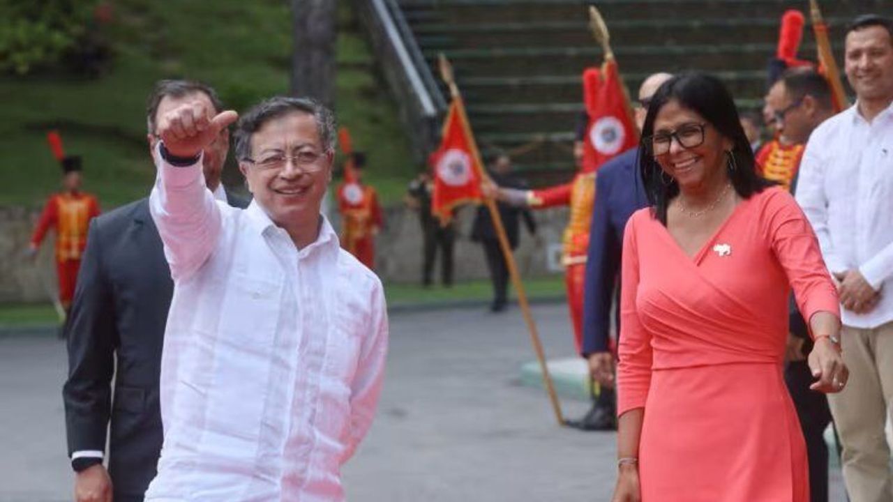 Kolombiya Cumhurbaşkanı, Venezuela Geçici Devlet Başkanı Rodriguez ile görüştü!