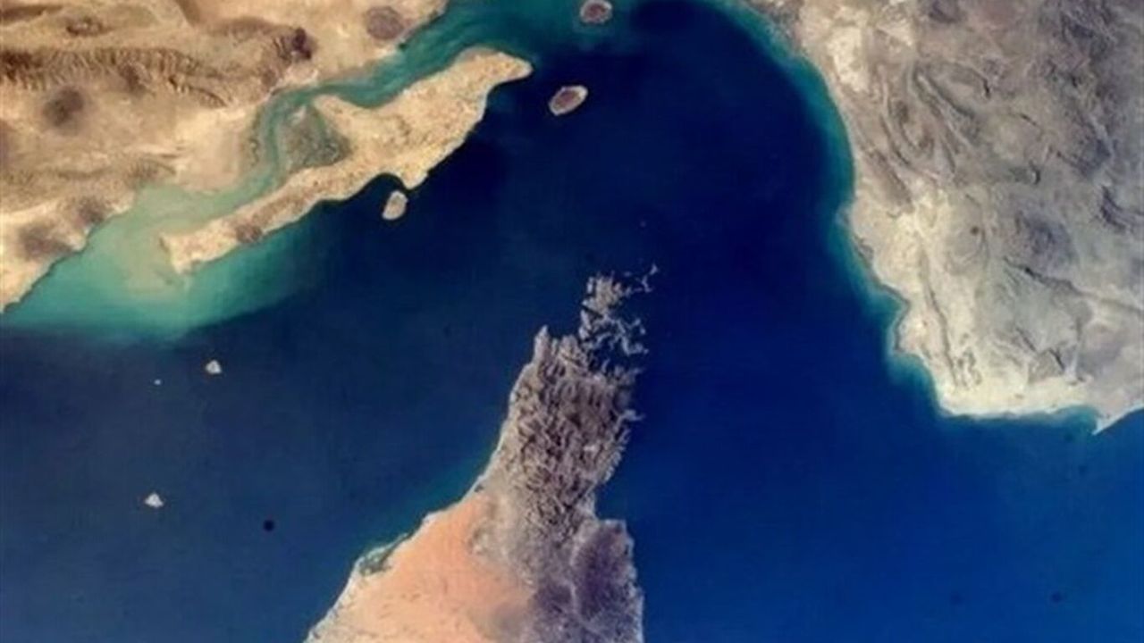 Devrim Muhafızları: Hürmüz'de tam kontrole sahibiz!