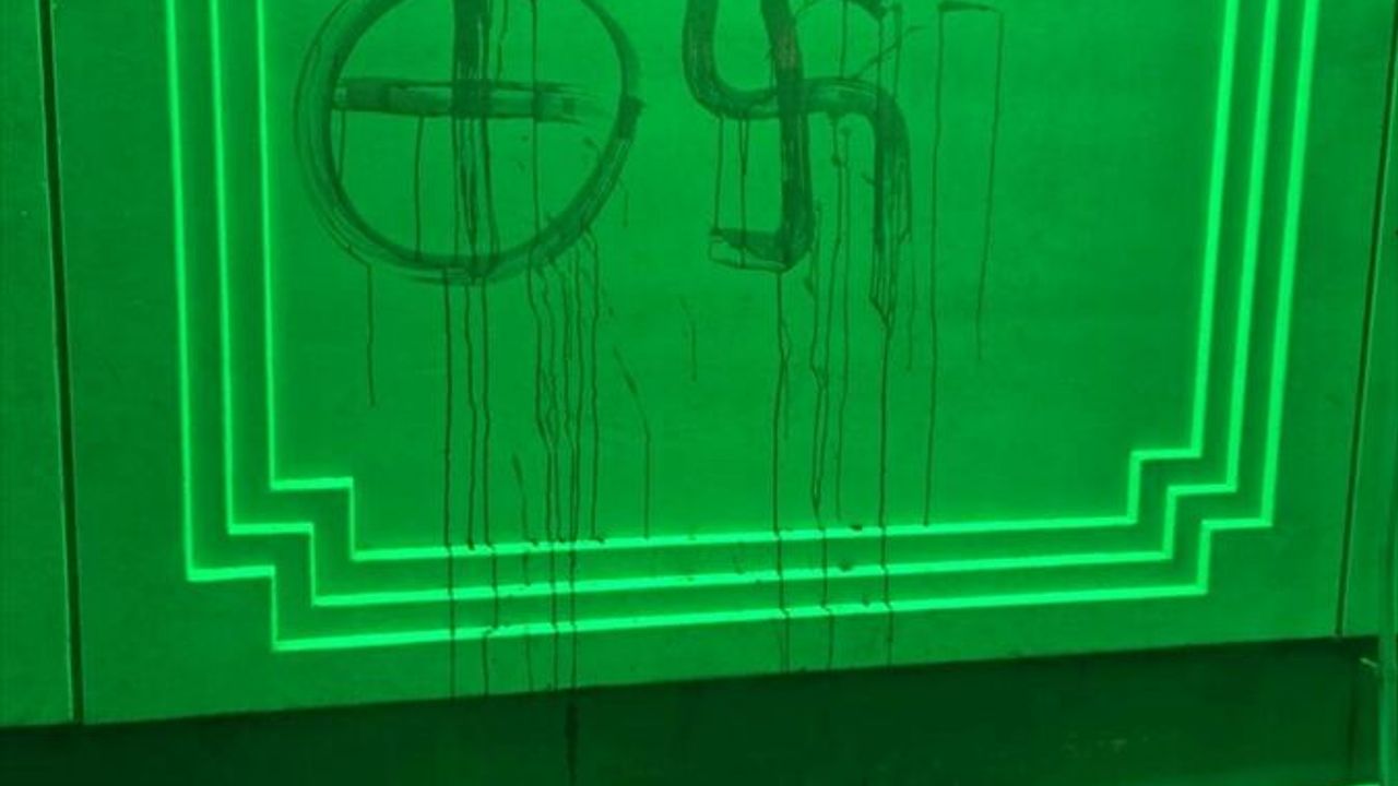 İsveç'te bir camiye ırkçı saldırı düzenlendi!