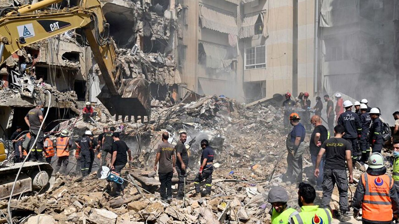 Siyonist rejim Lübnan’da sivil yerleşim yerlerini bombalıyor!