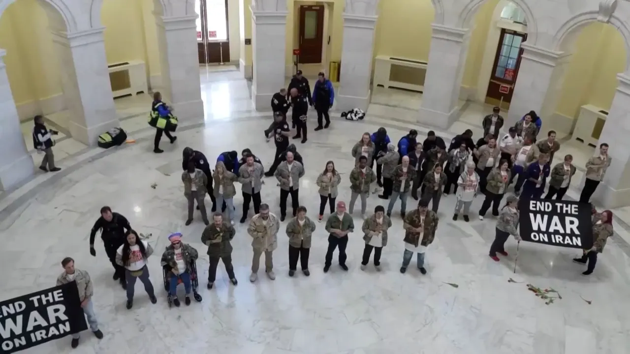 ABD'liler Kongre binasını bastı: Saldırganlığı durdurun