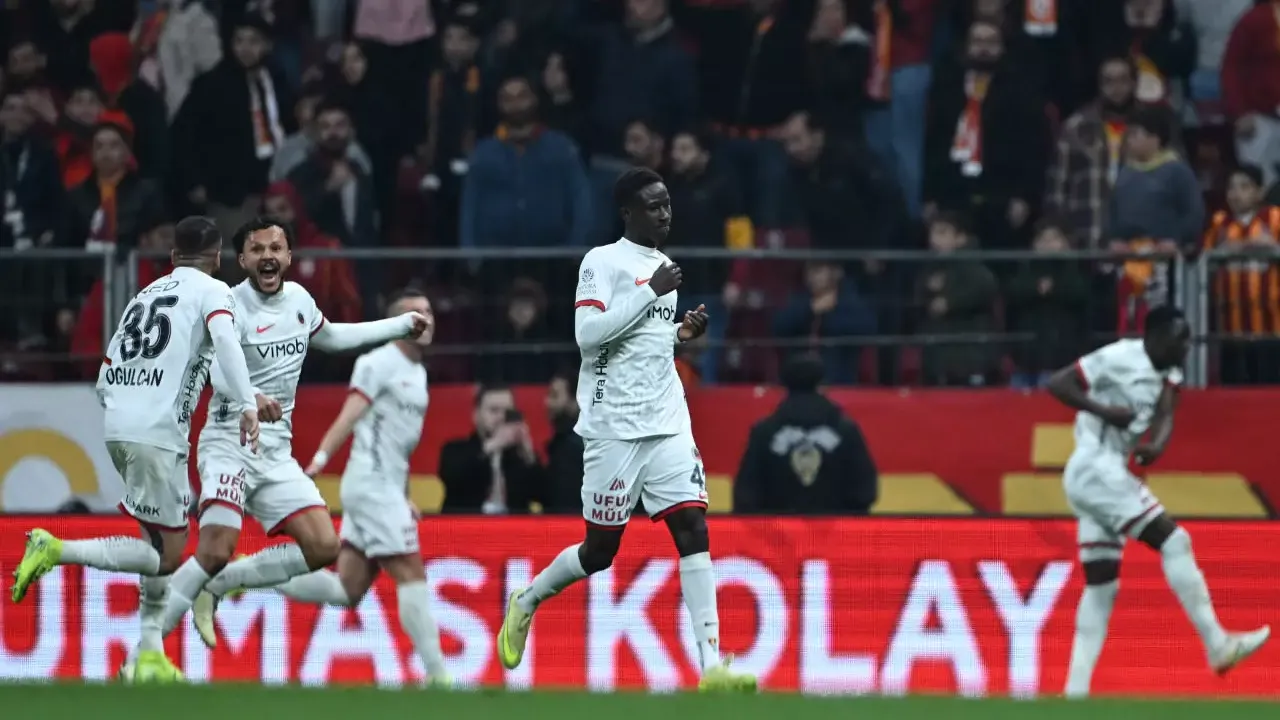 Gençler, Galatasaray'ı kupadan eledi