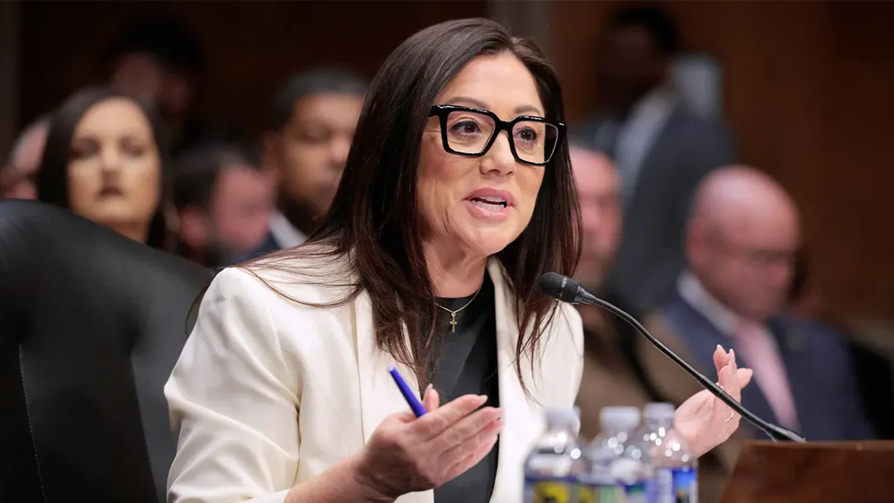 Beyaz Saray'da yaprak dökümü: Bir bakan daha istifa etti