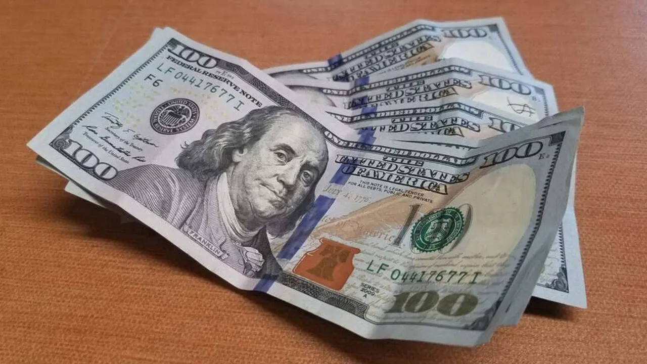 Fed kararı öncesi dolar yükseldi