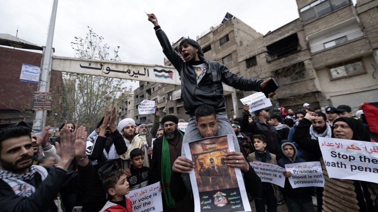 Şam sokaklarında "idam yasası" öfkesi!