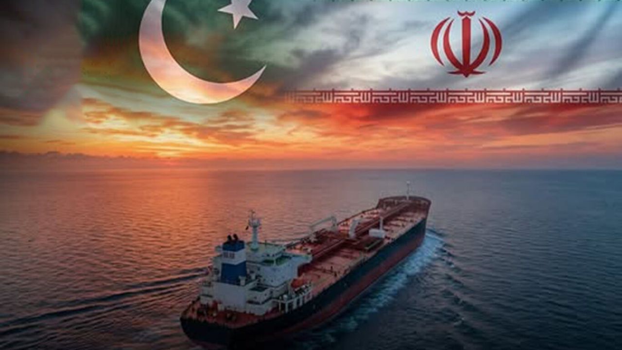 Pakistan bayraklı tanker Hürmüz Boğazı'nı geçti!