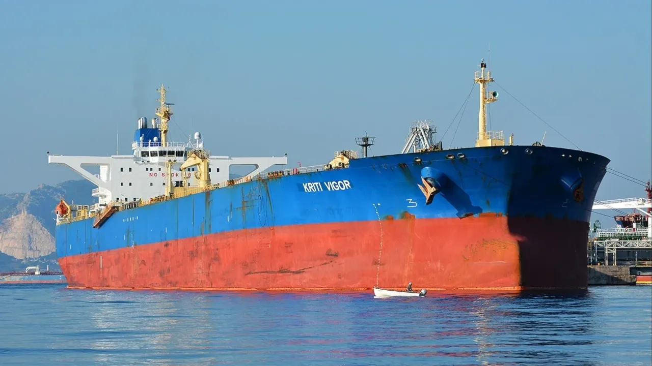 2 petrol tankeri daha Hürmüz'de ABD ablukasını deldi