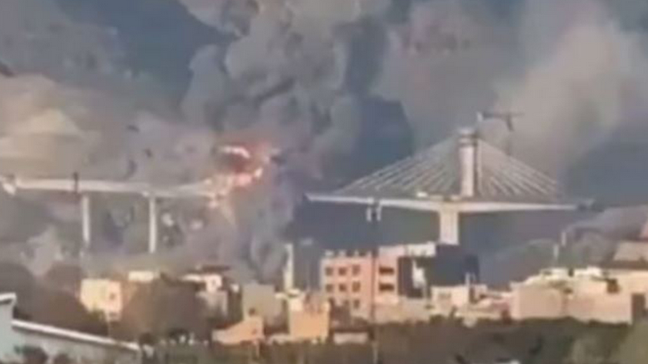 İran'da köprü saldırısı: İşçi ve siviller hedef alındı!