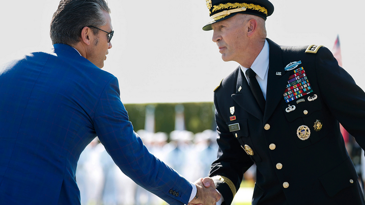 İran savaşı ABD'yi karıştırdı: Generaller tasfiye ediliyor!