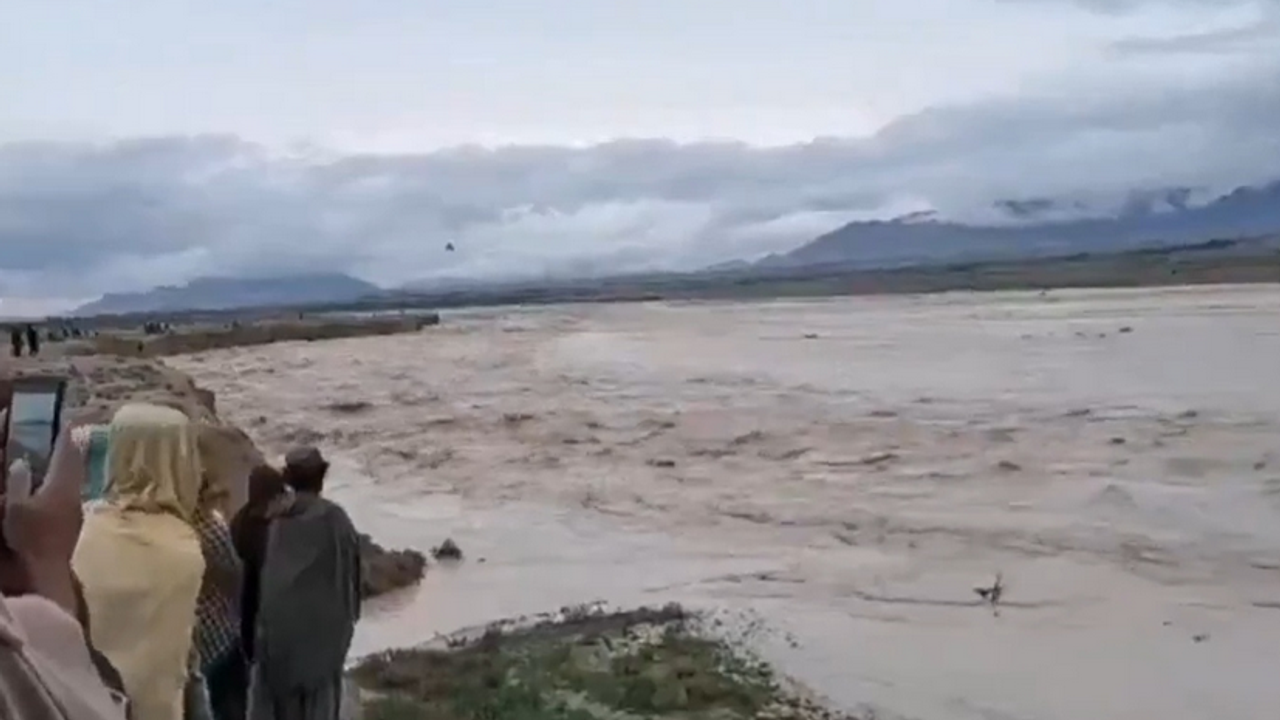 Afganistan'da sel: Yaklaşık 100 ölü