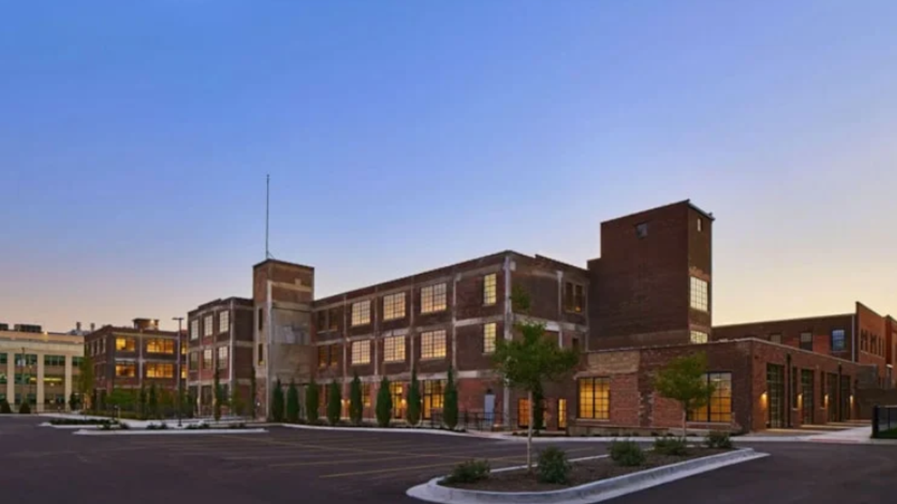 Eski kağıt fabrikası (120 yıllık) 90 dairelik bir konut sitesine çevrildi