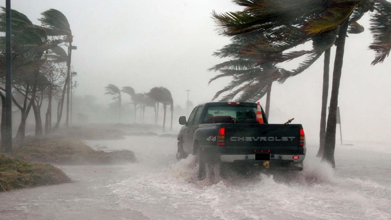 Yeni Zelanda’da kasırga alarmı: Kırmızı seviye uyarı verildi