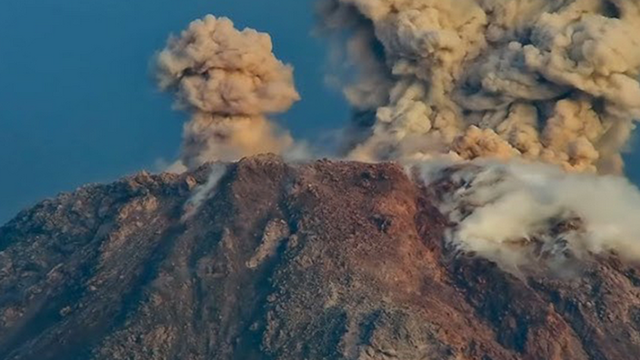 Santiaguito Yanardağı’nda patlama