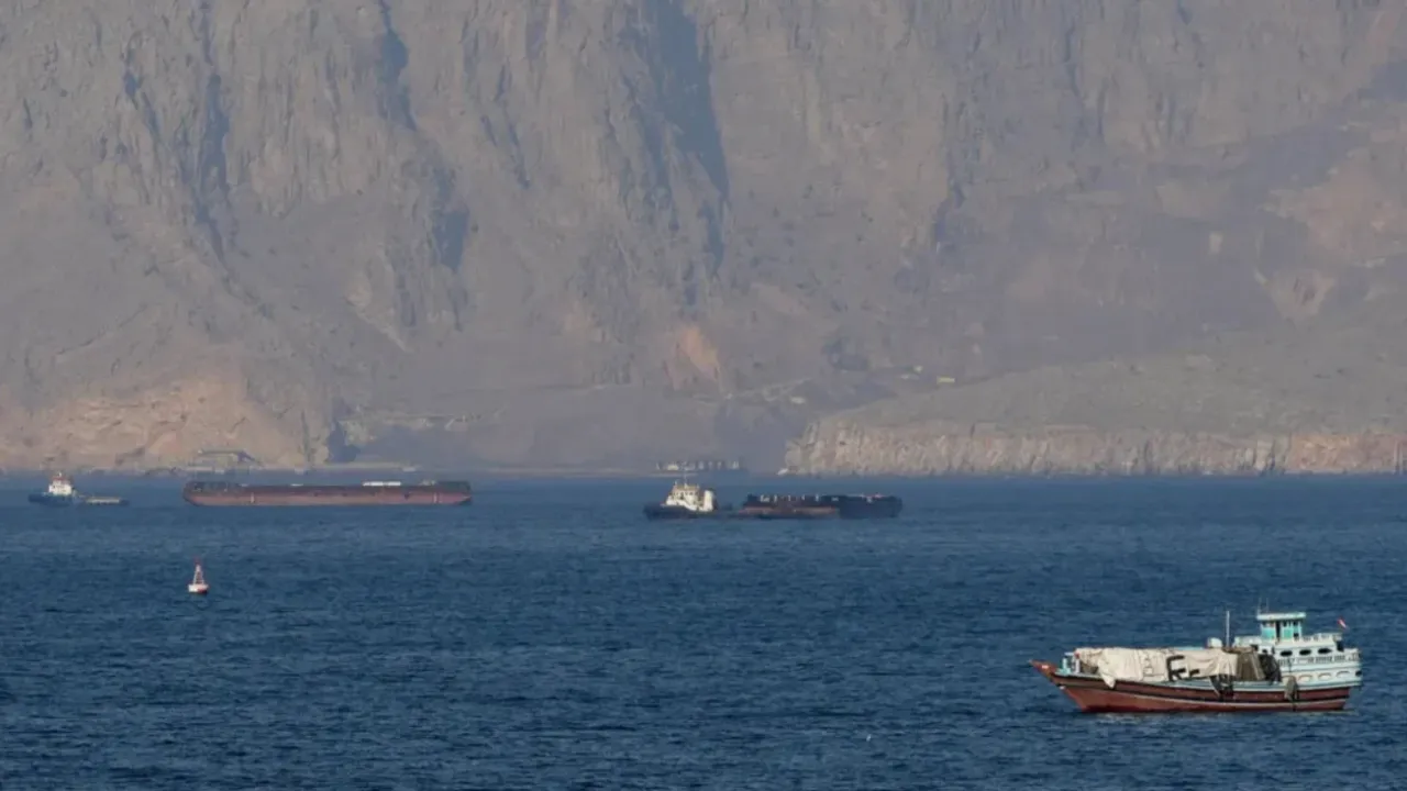 Hürmüz'de ABD ablukası delindi