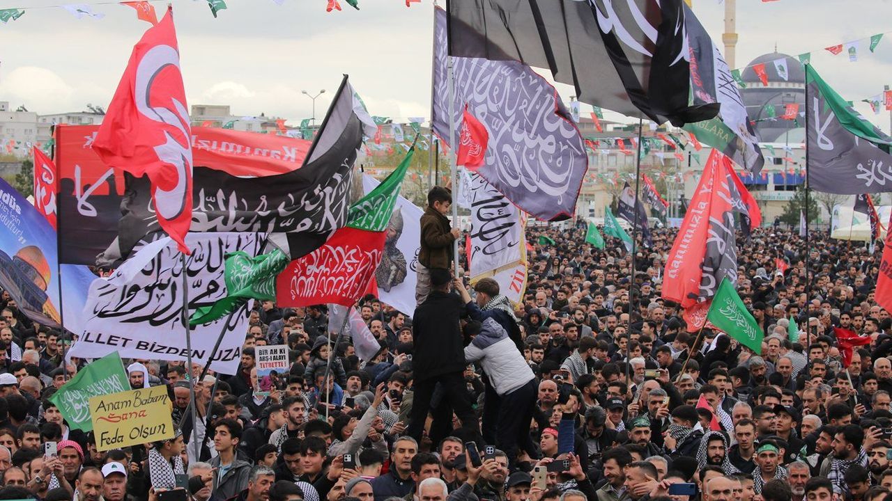 Batman'daki Mevlid-i Nebi Coşkusundan Fotoğraf Kareleri...