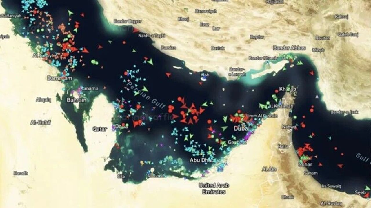 Hürmüz kilit: Piyasalar sarsıldı petrol 100 dolar barajını aştı
