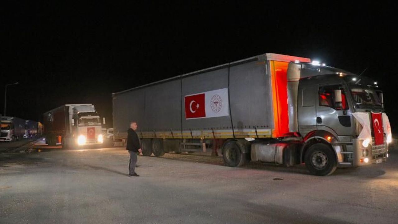 Türkiye'den İran'a 6 tırlık tıbbi yardım!