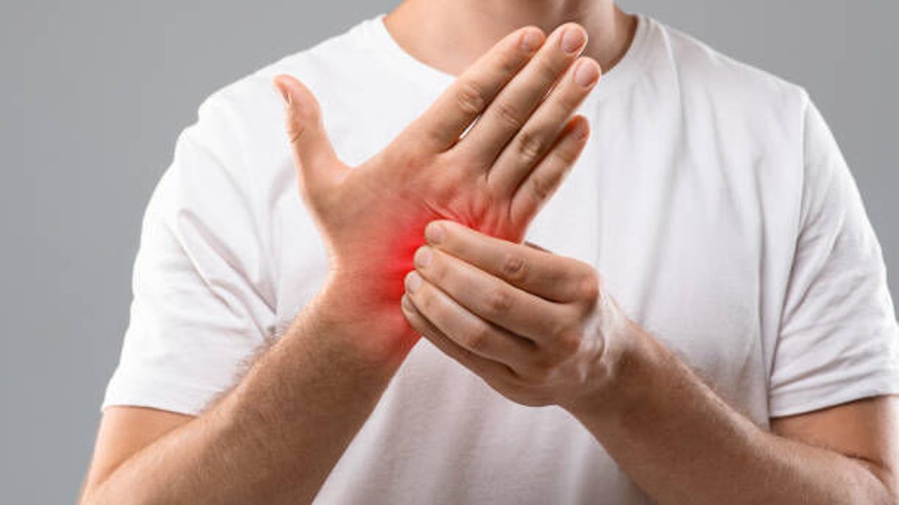 Ellerdeki uyuşmaları hafife almayın! Aksi halde telafisi mümkün olmayan sebebiyetler verebilir