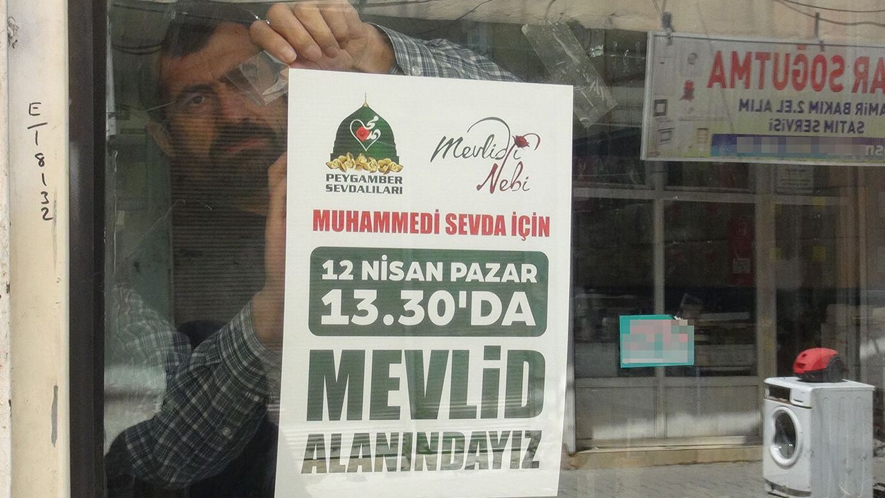 Mevlid-i Nebi coşkusu sokaklara taştı