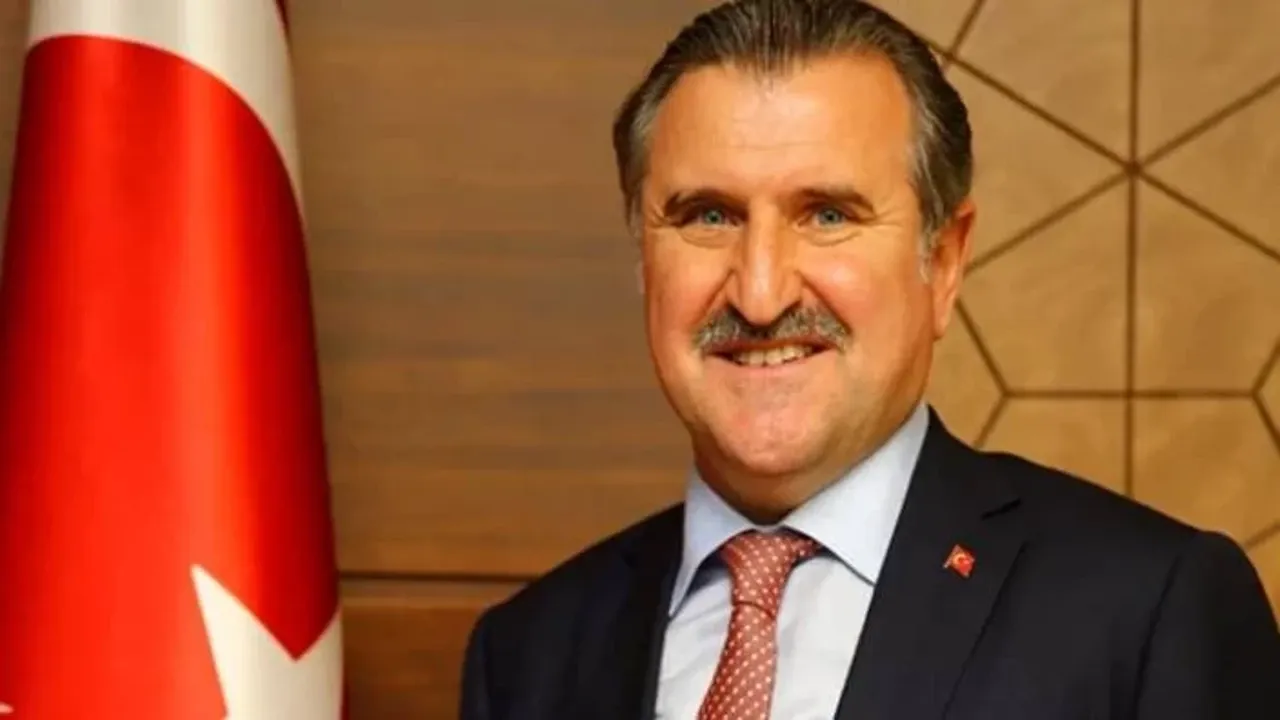 Osman Aşkın Bak hangi takımlı? Gençlik ve Spor Bakanı Osman Aşkın Bak Galatasaraylı mı Fenerbahçeli mi?