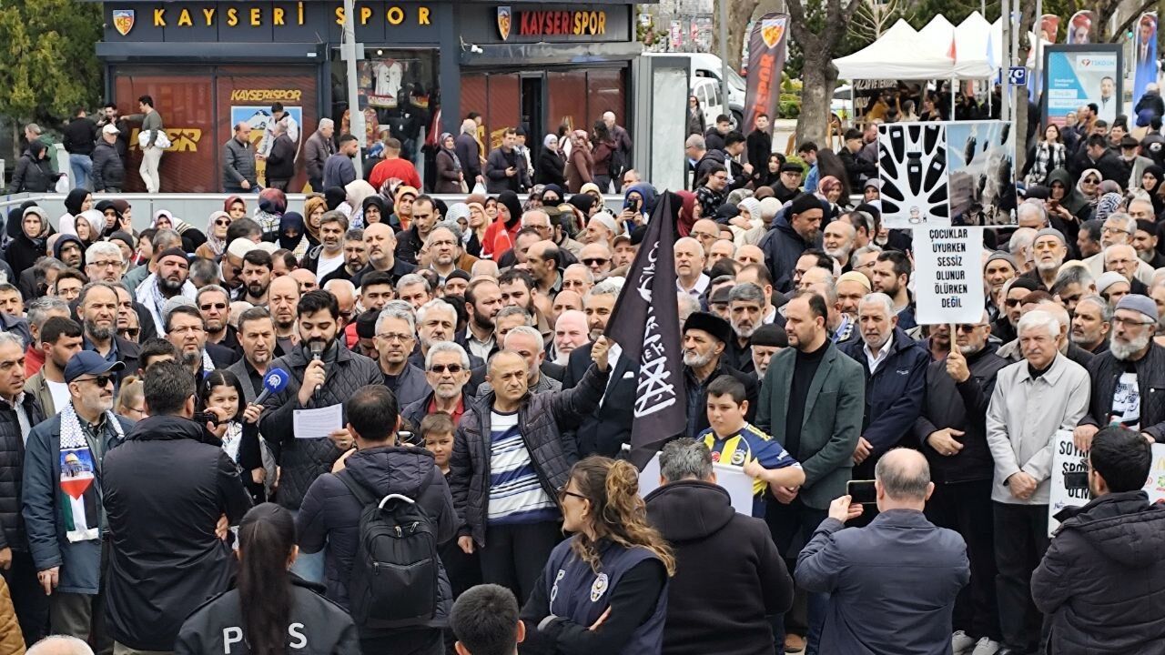Kayseri’de Filistin Nöbeti: "Mescid-i Aksa Kapanıyor, İnsanlık Suçu İşleniyor"